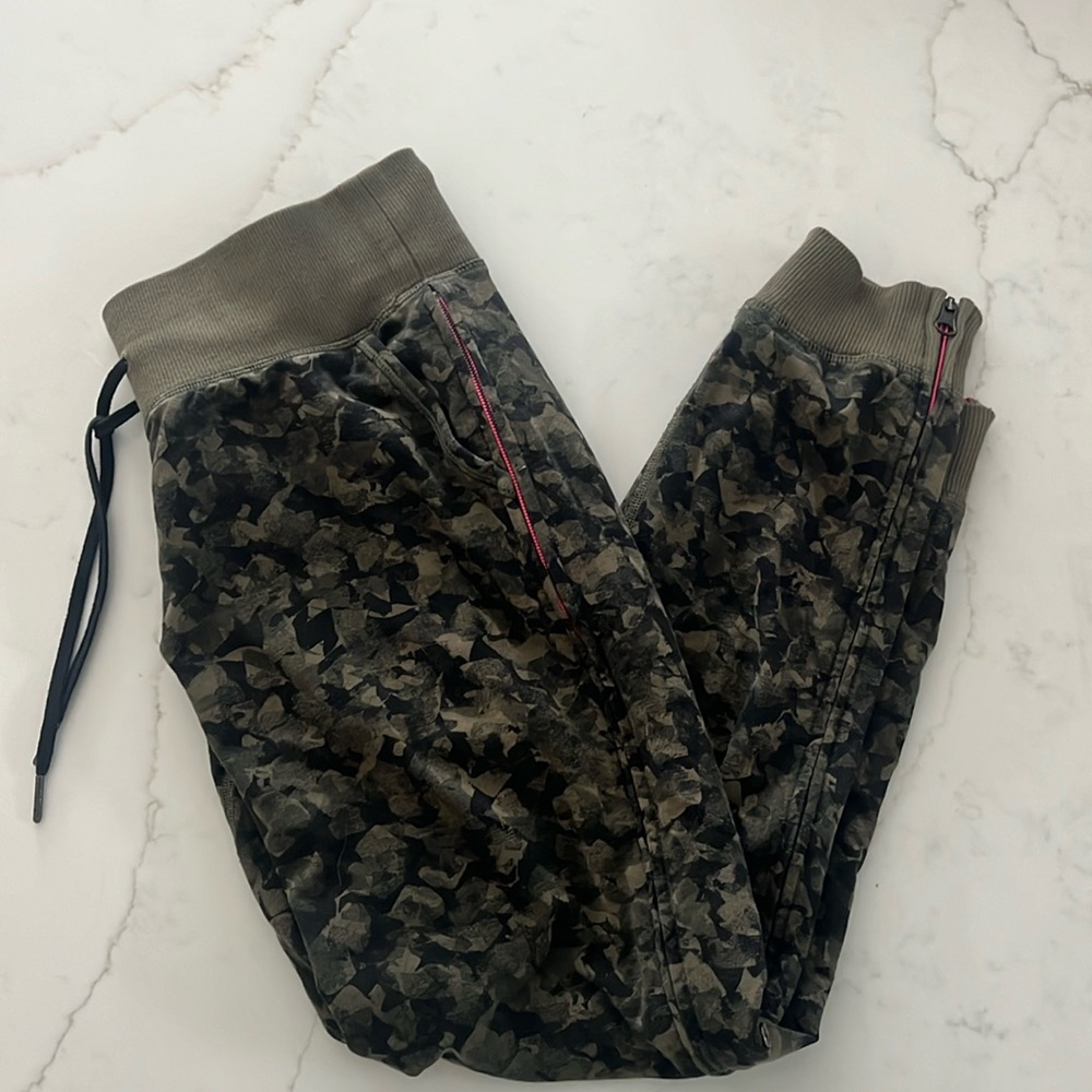 Lululemon joggers